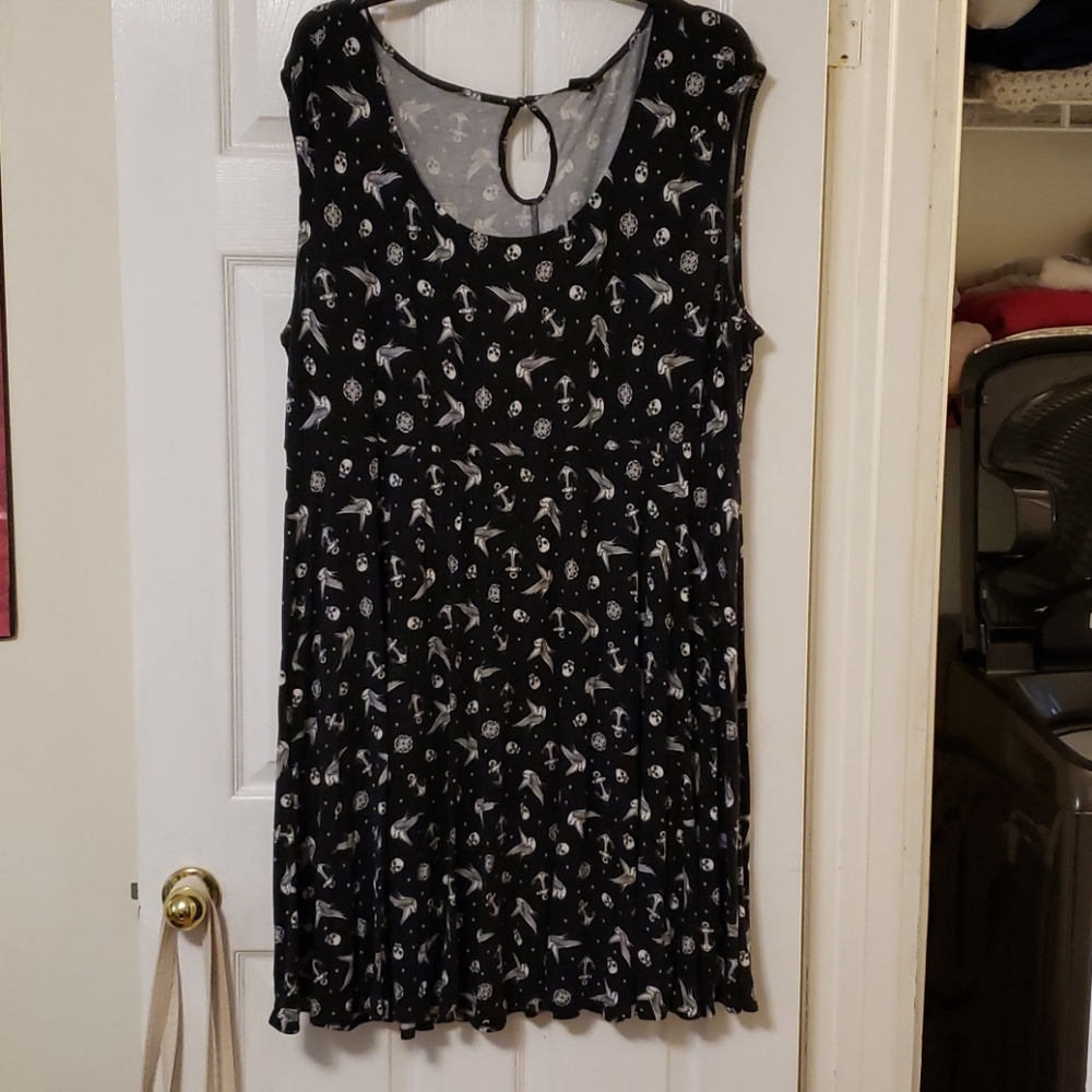 Black and white torrid size 4 dress